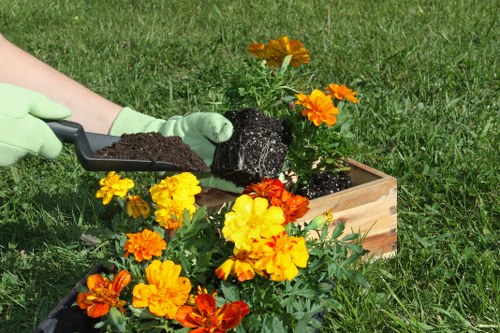 Measuring cubic-yard waste volumes for landscaping quotes