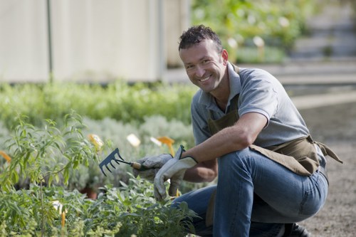 Free quote policy for Landscaping Swisscottage services